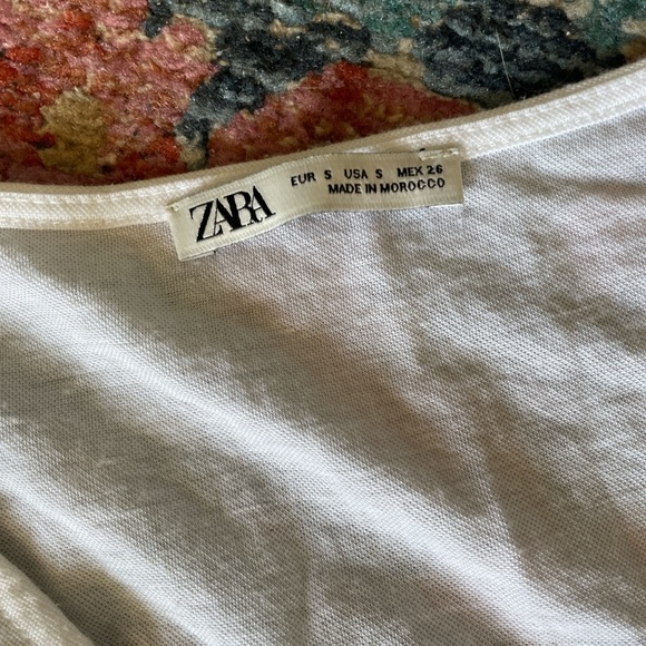 Flowy Zara top - Picture 2 of 2